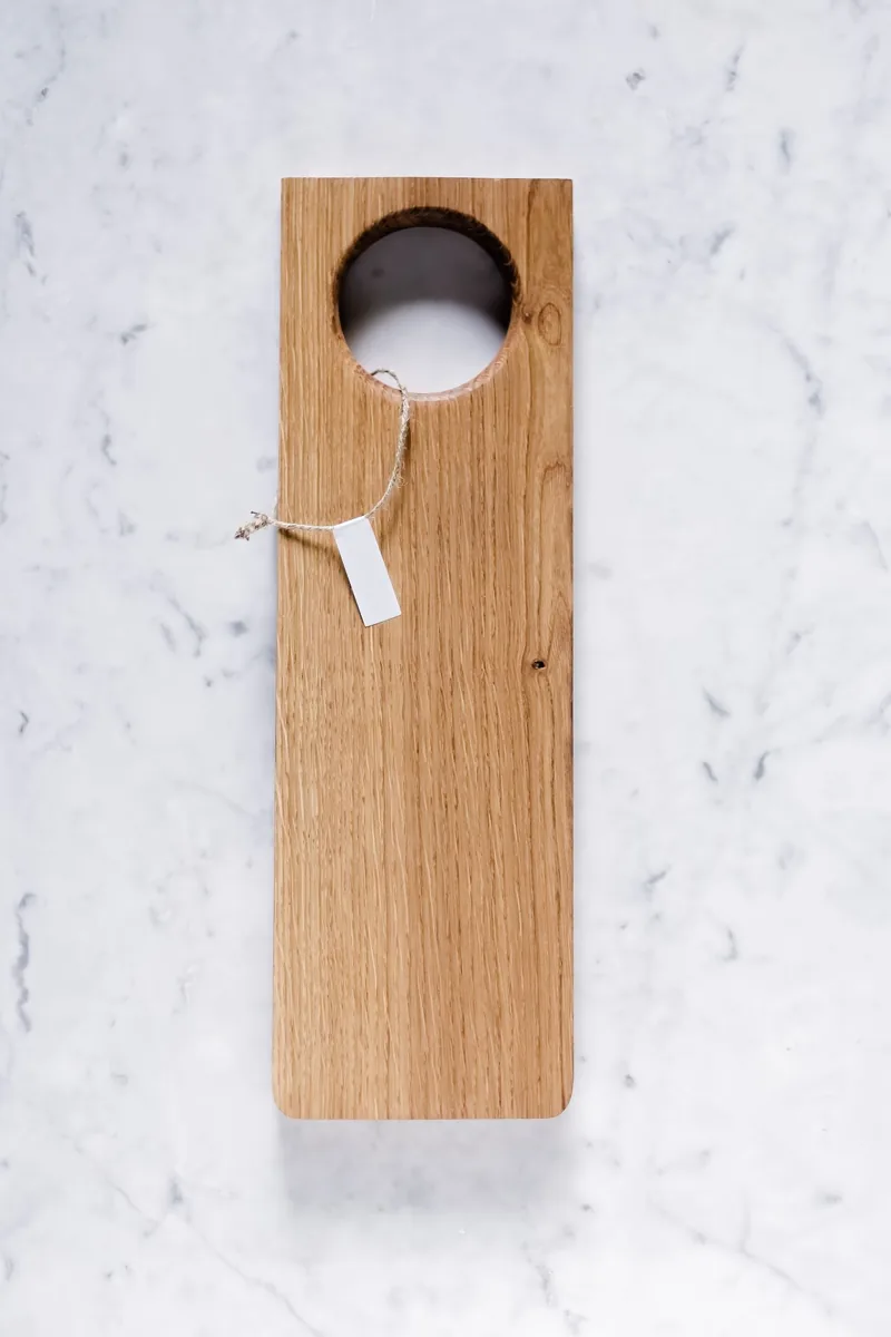 Cutting board in an everyday setting