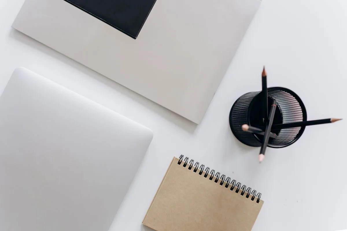 Pen cup in an everyday setting